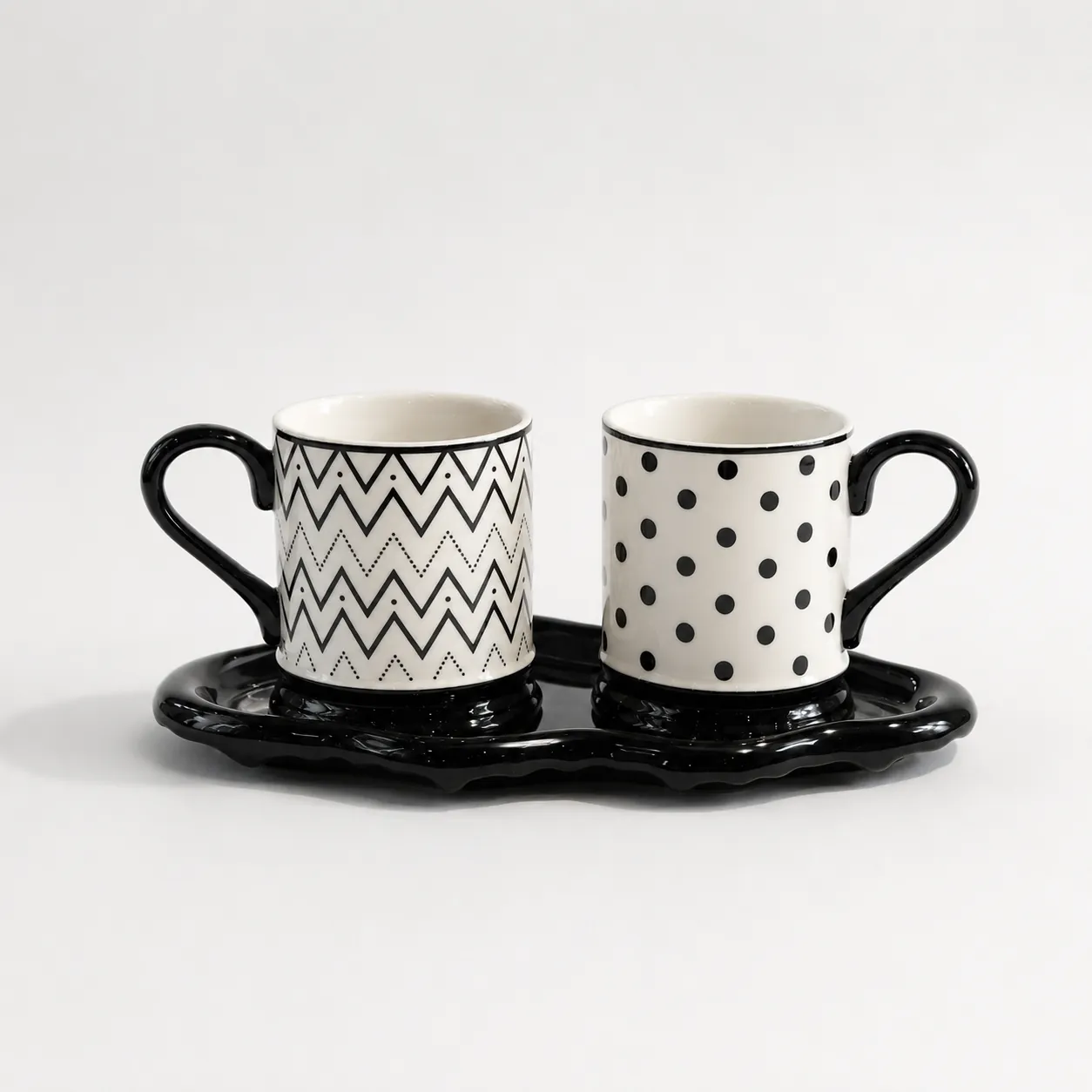 Elegant Black & White Ceramic Mug Set for Modern Homes